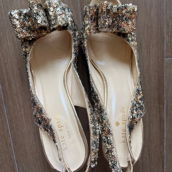 EUC Kate Spade ♠️ Golden sequin glitter Charm high heels 7 - Picture 8 of 12